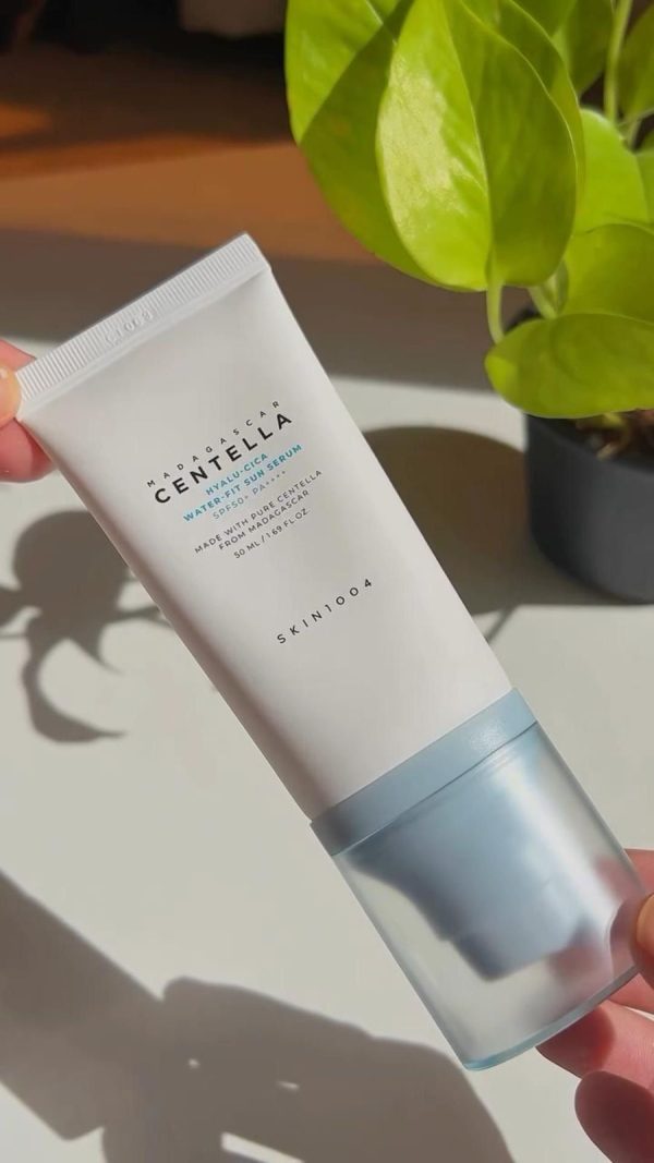 skin1004 hyalu cica water fit sun serum spf50+ pa++++